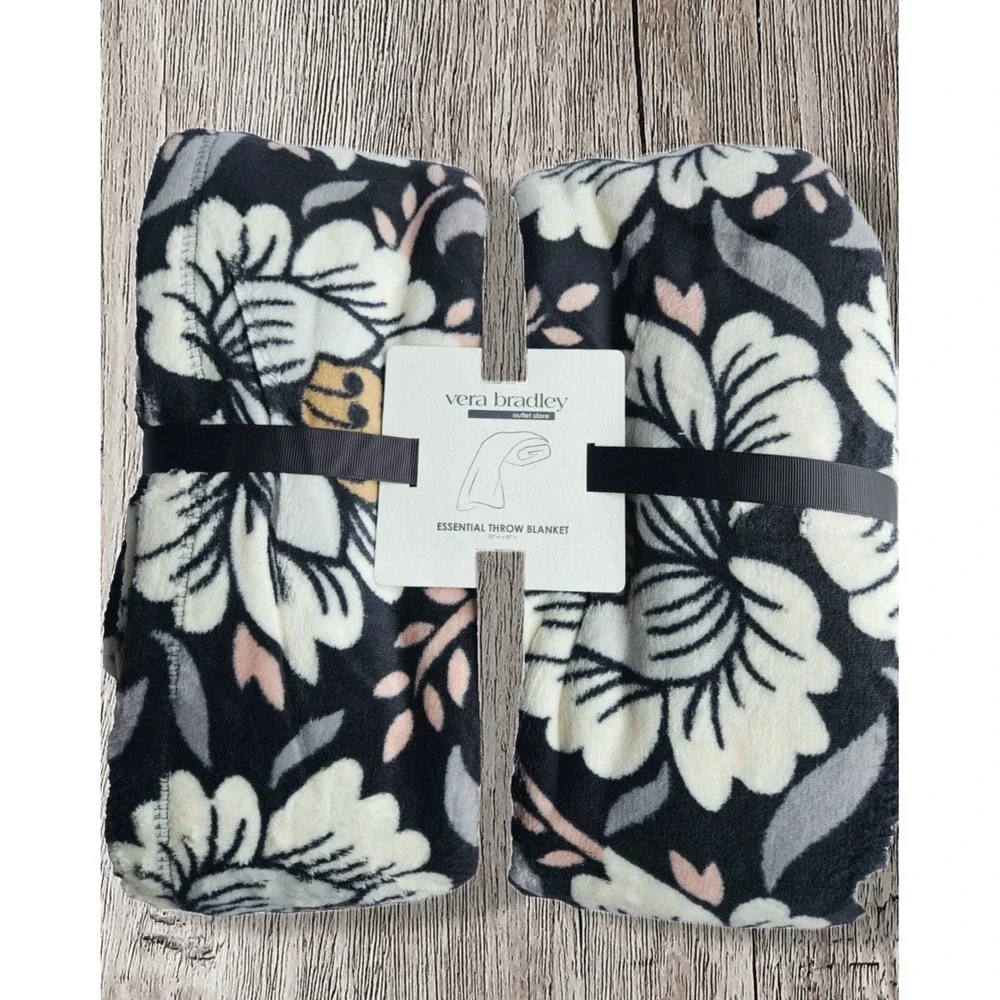 NWT Vera Bradley Essential Throw Blanket Lotus Neutral NEW
